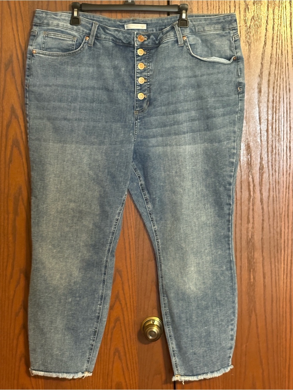 LC Lauren Conrad Light Blue Button-Fly Cropped Jeans